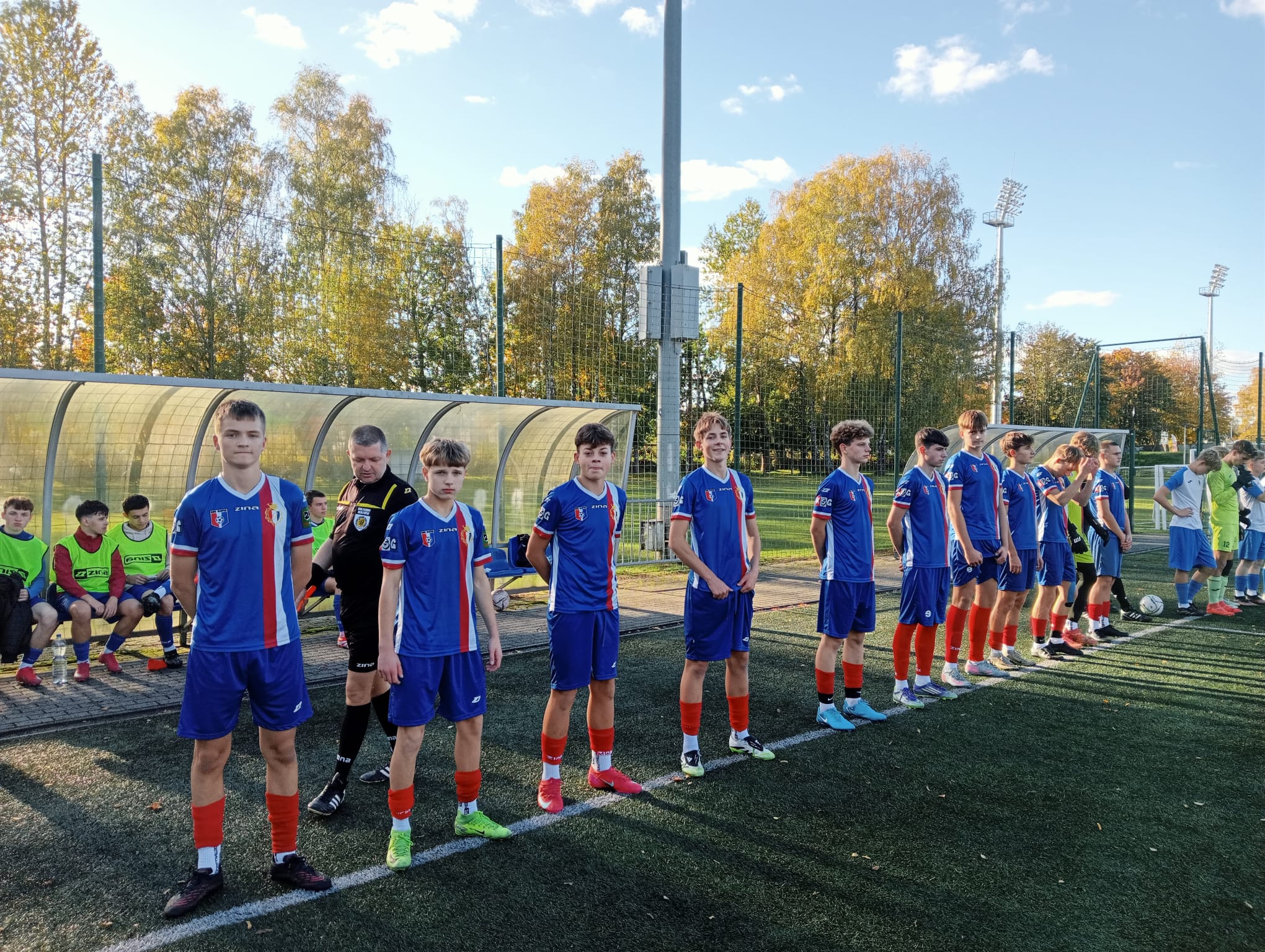 Wysoka porażka z liderem