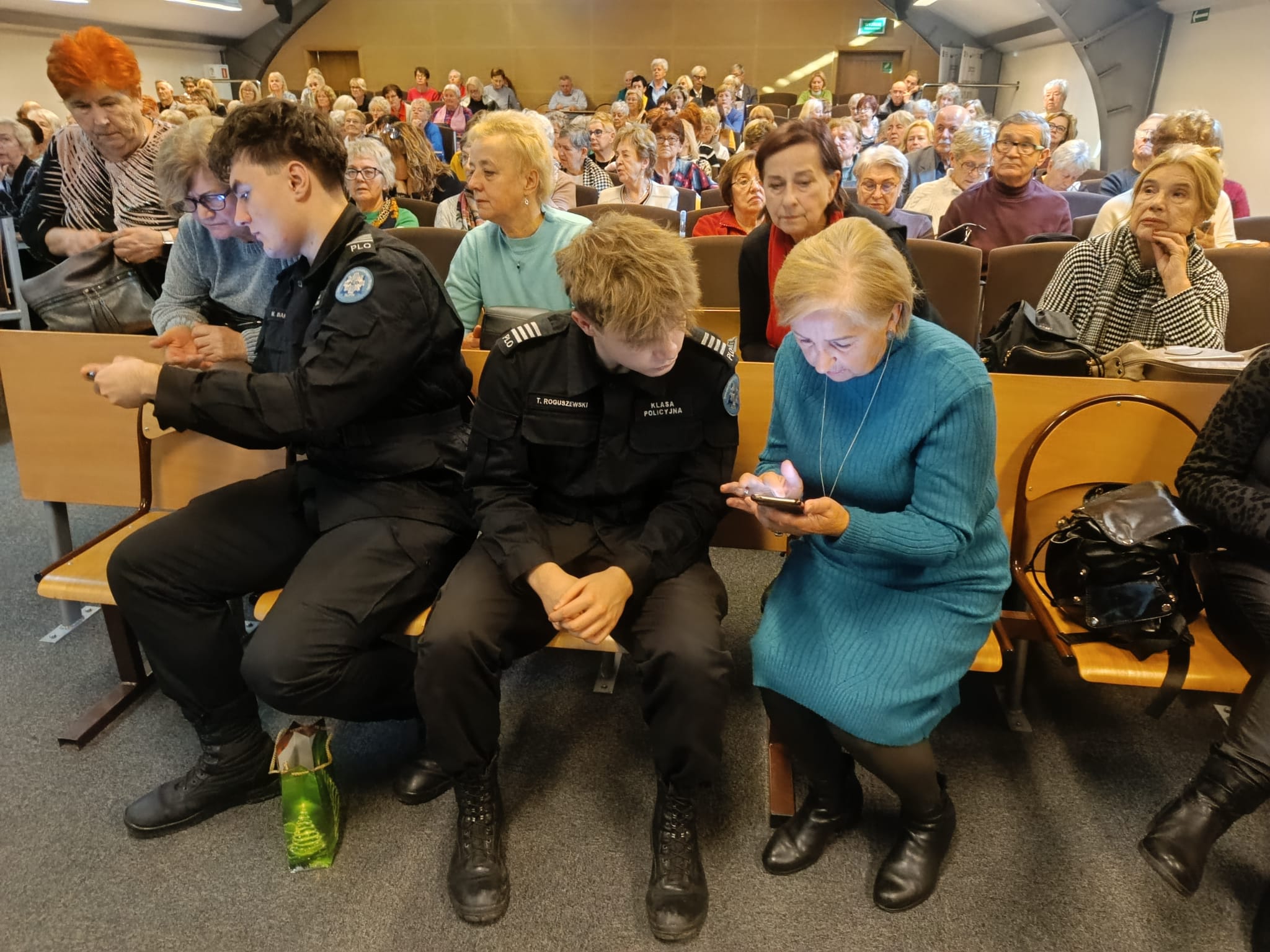 Senior bezpieczny dzięki naszej młodzieży